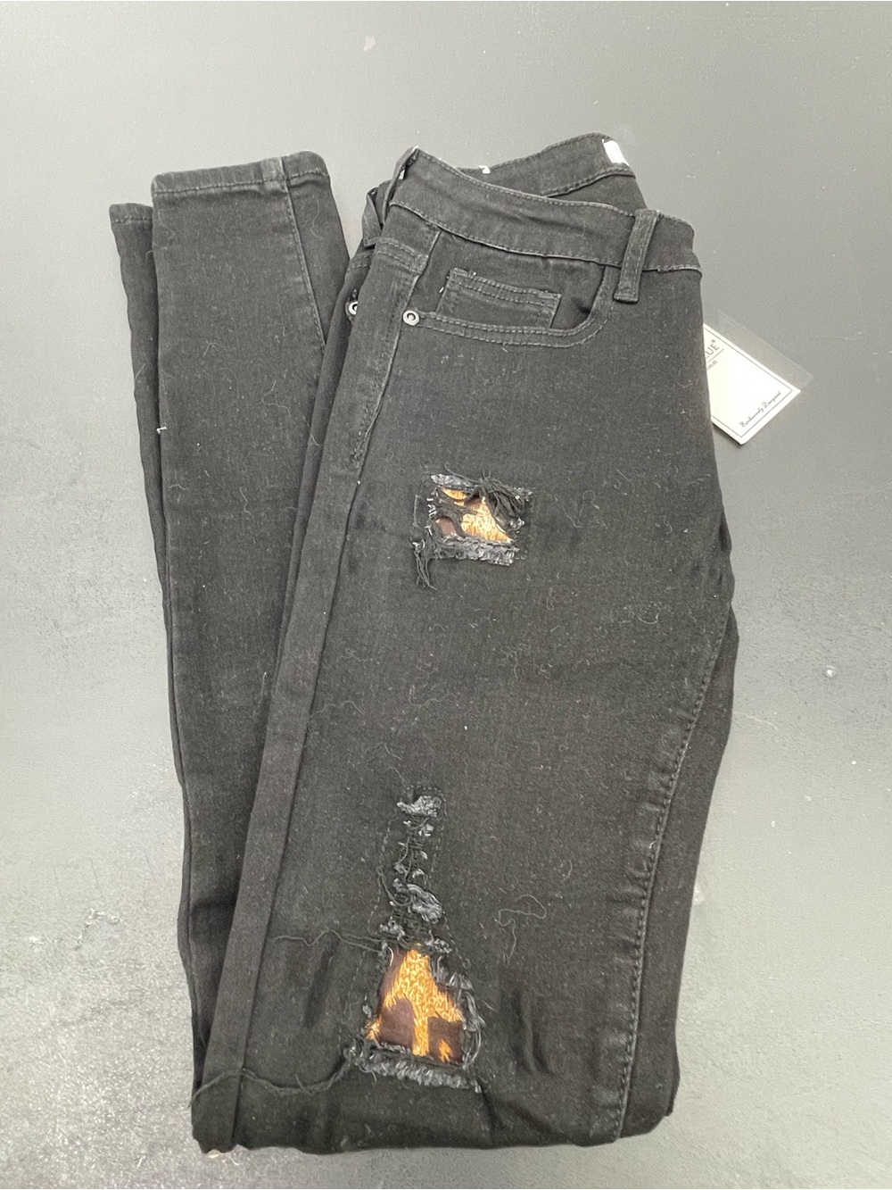 ⭐️Judy Blue Black Into The Wild Skinny Mid Rise Jeans Distressed Cheetah